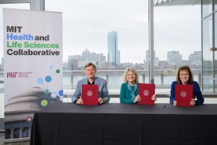 Vincent Roche, Sally Kornbluth and Anne Klibanski at the program signing ceremony